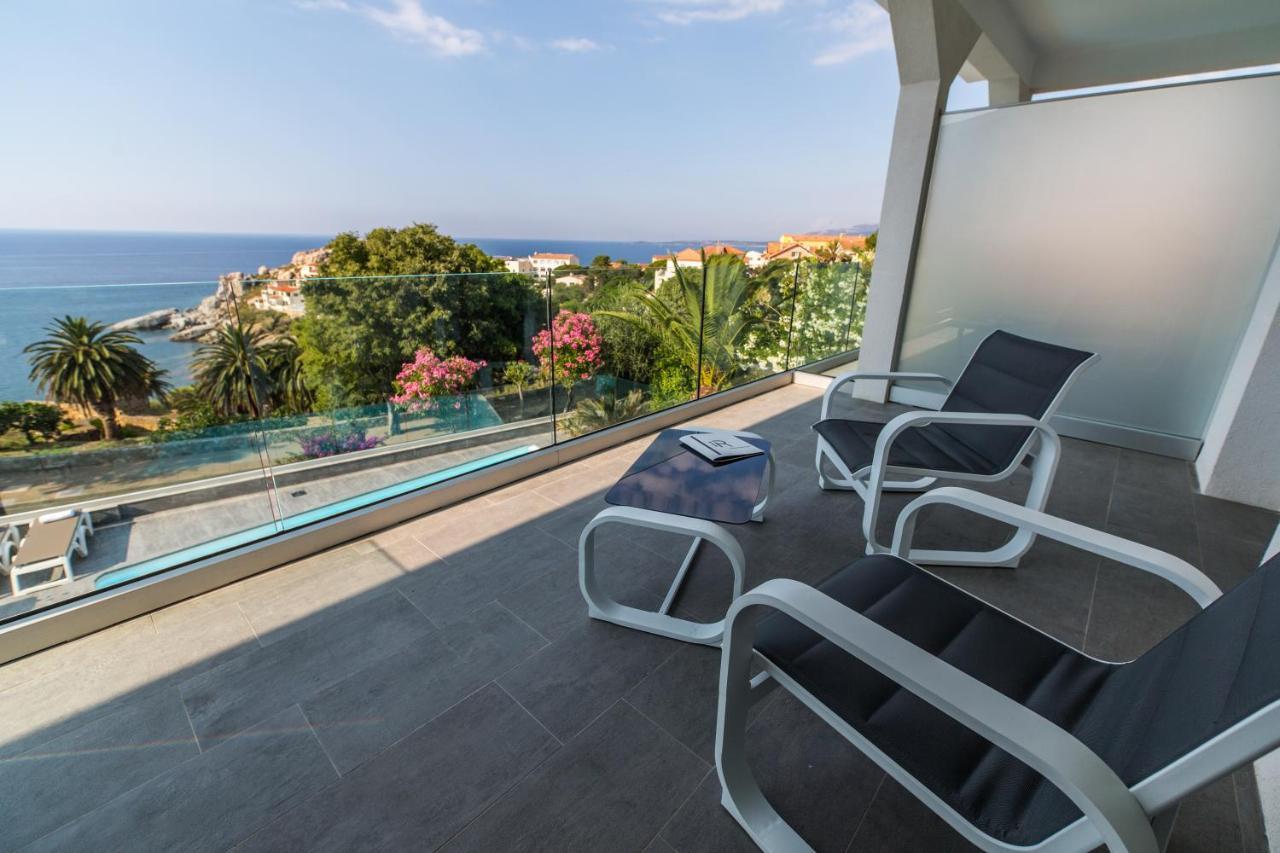 Hotel Villa R Calvi  Buitenkant foto
