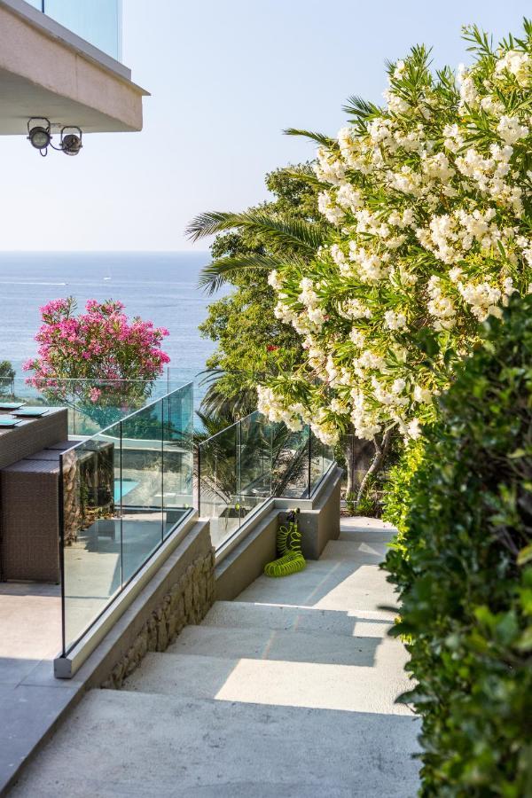Hotel Villa R Calvi  Buitenkant foto