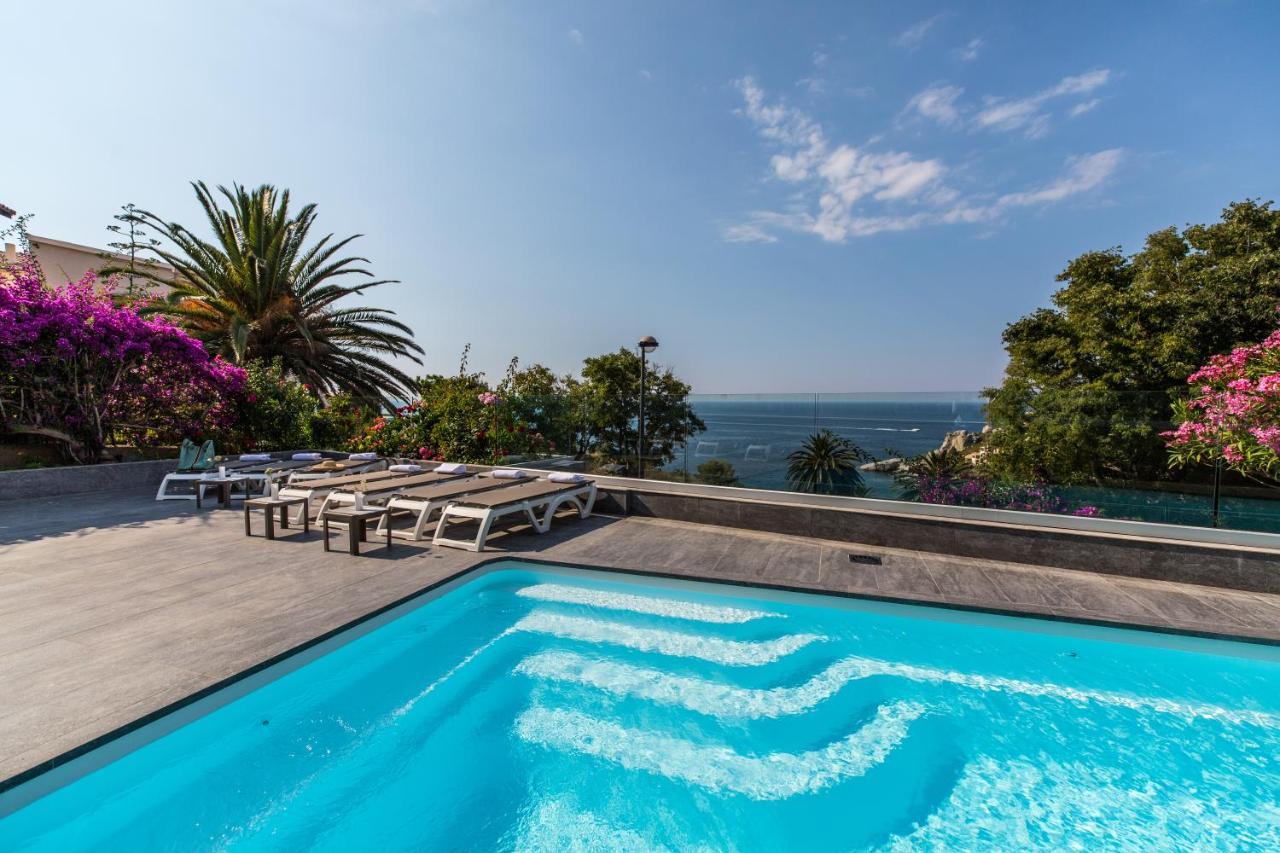 Hotel Villa R Calvi  Buitenkant foto
