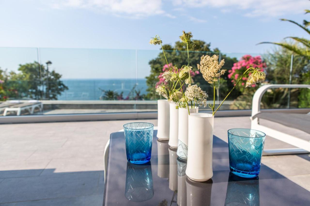 Hotel Villa R Calvi  Buitenkant foto