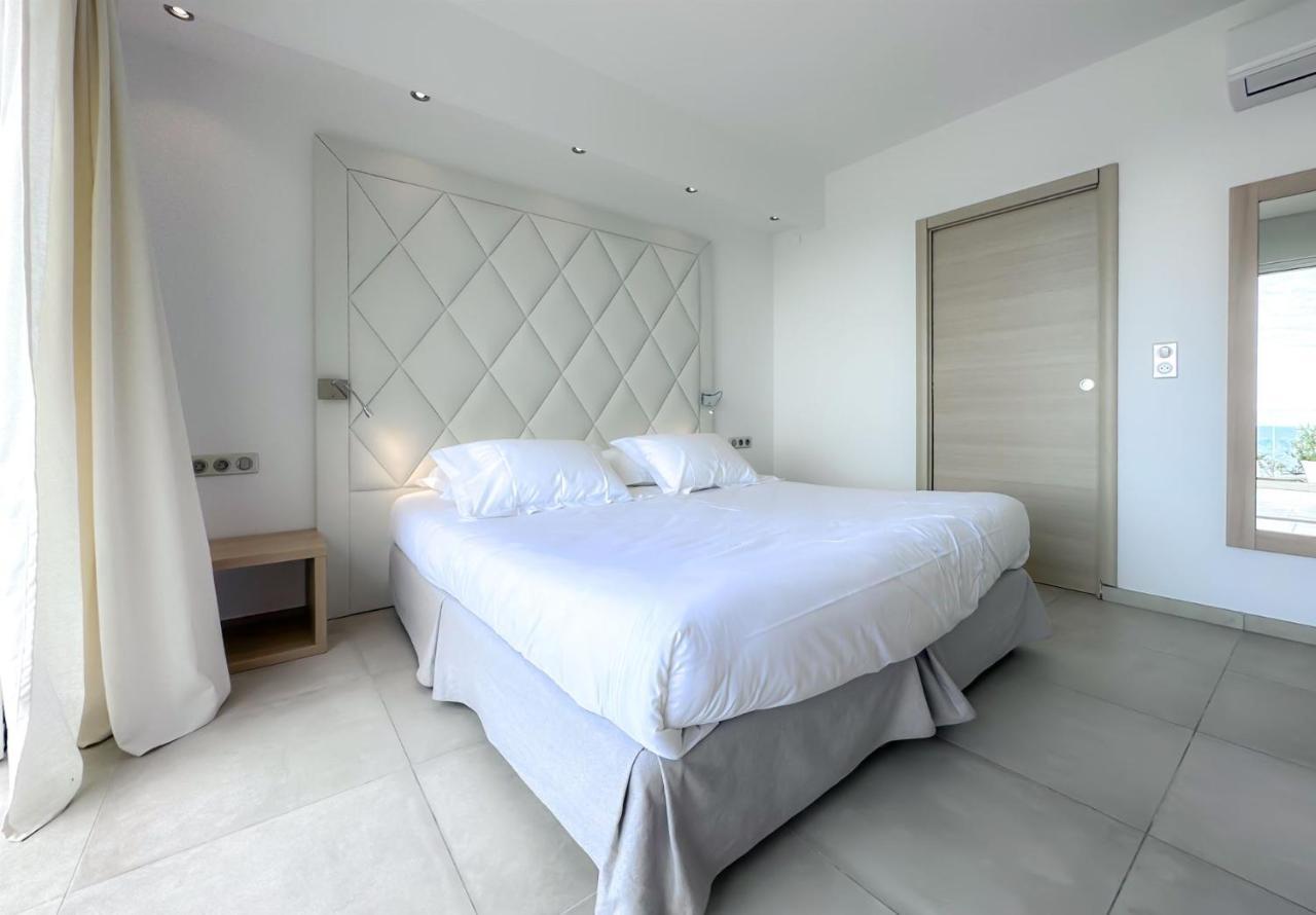 Hotel Villa R Calvi  Buitenkant foto