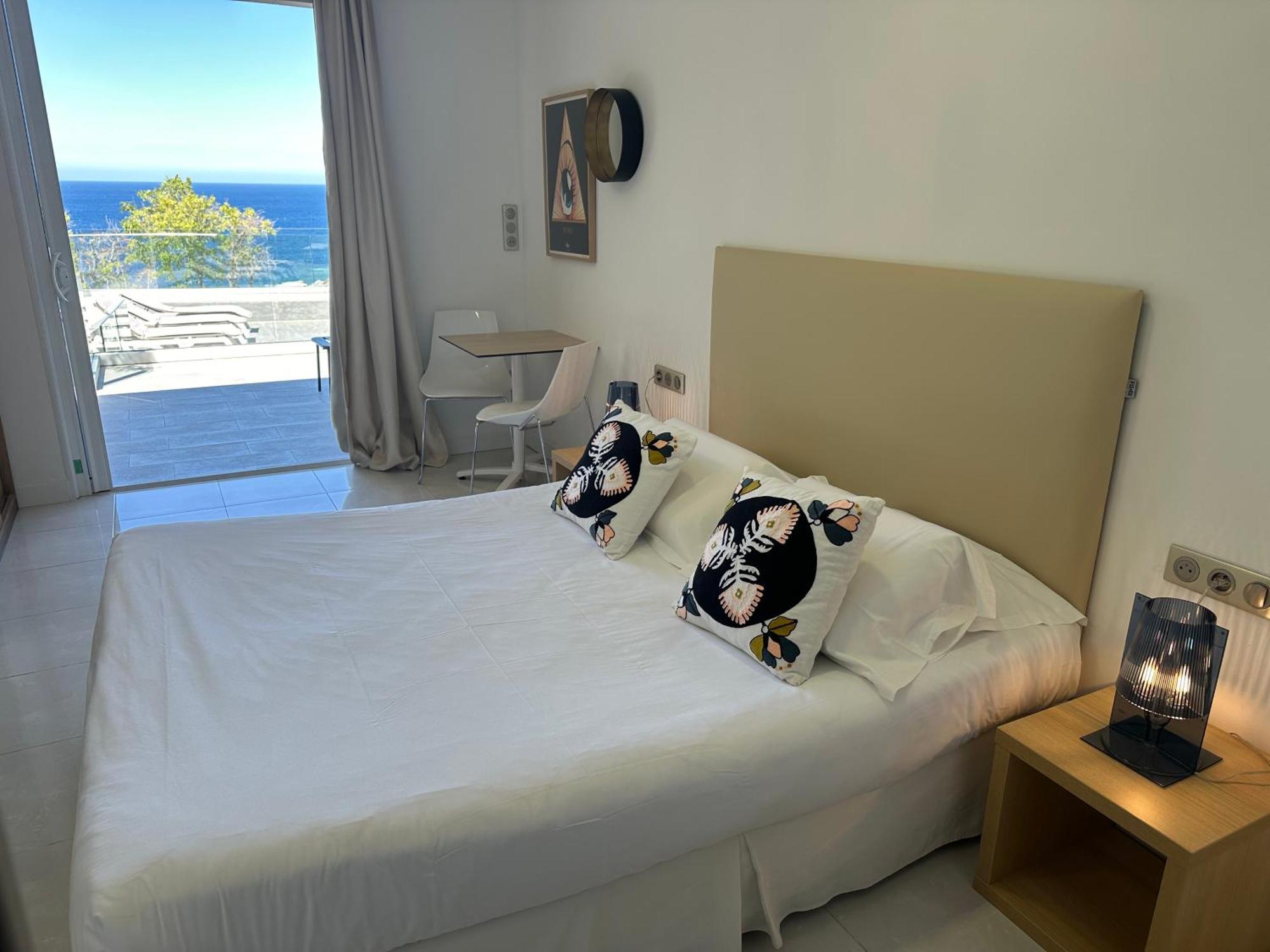 Hotel Villa R Calvi  Buitenkant foto