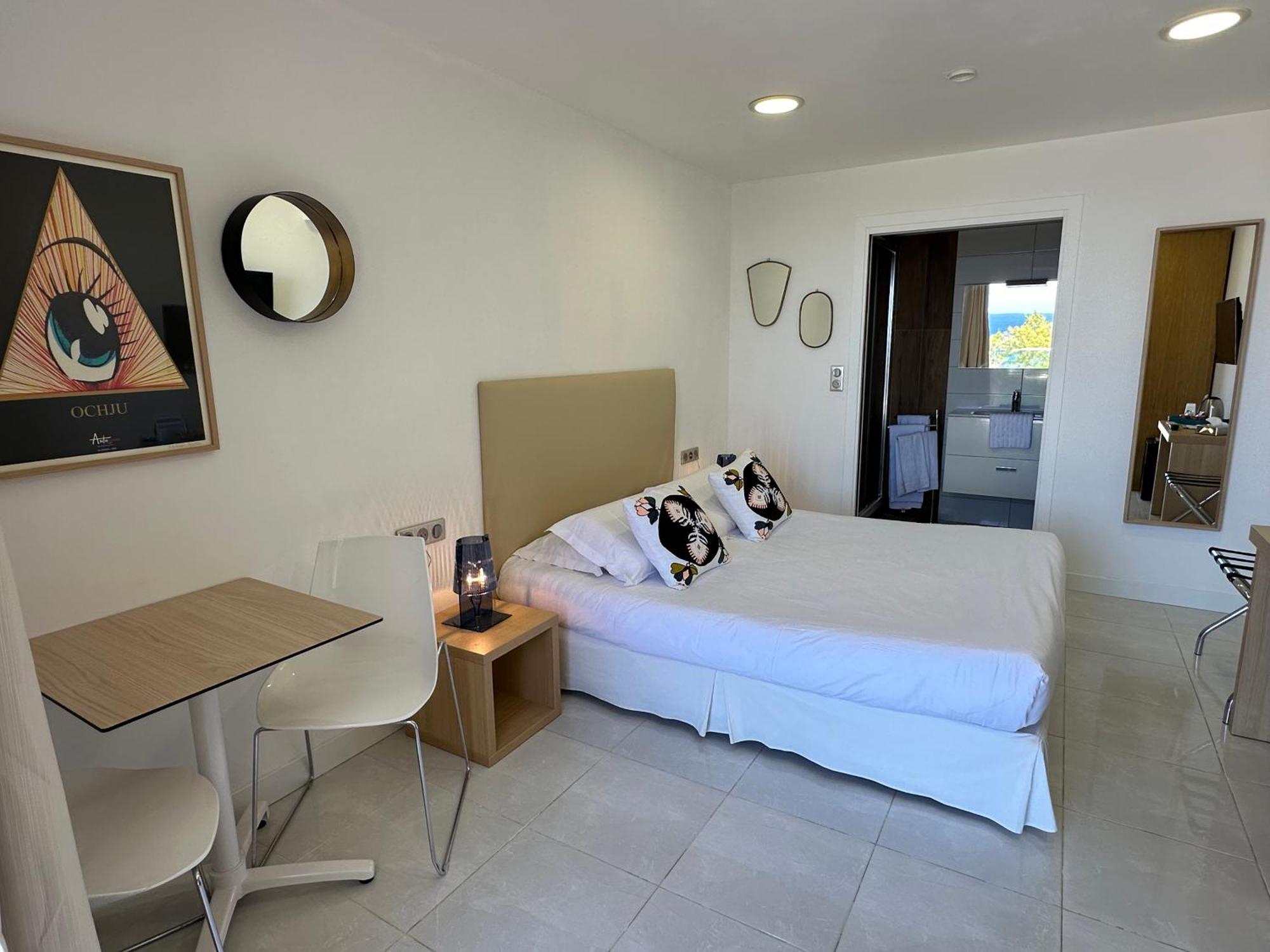 Hotel Villa R Calvi  Buitenkant foto