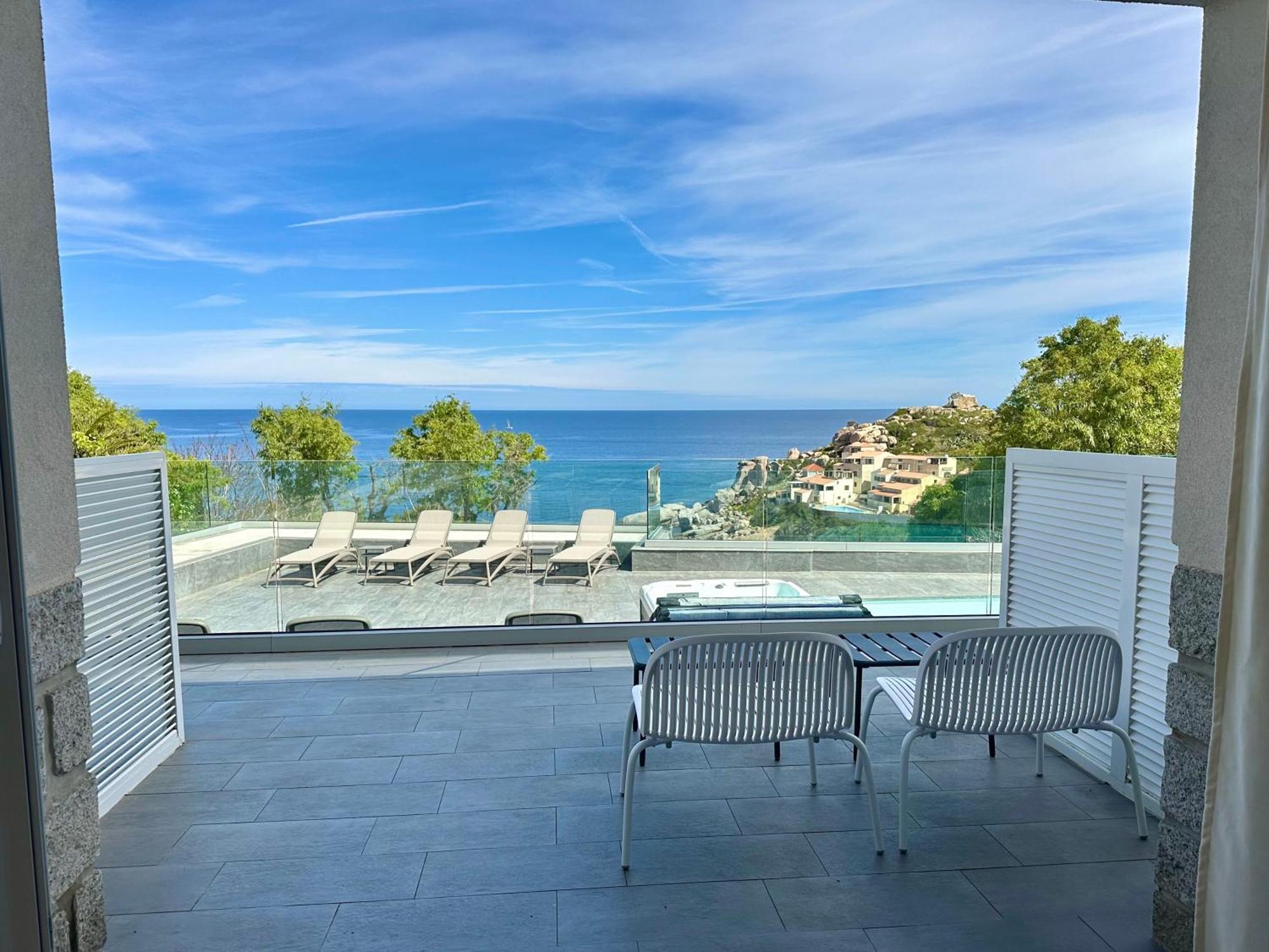 Hotel Villa R Calvi  Buitenkant foto