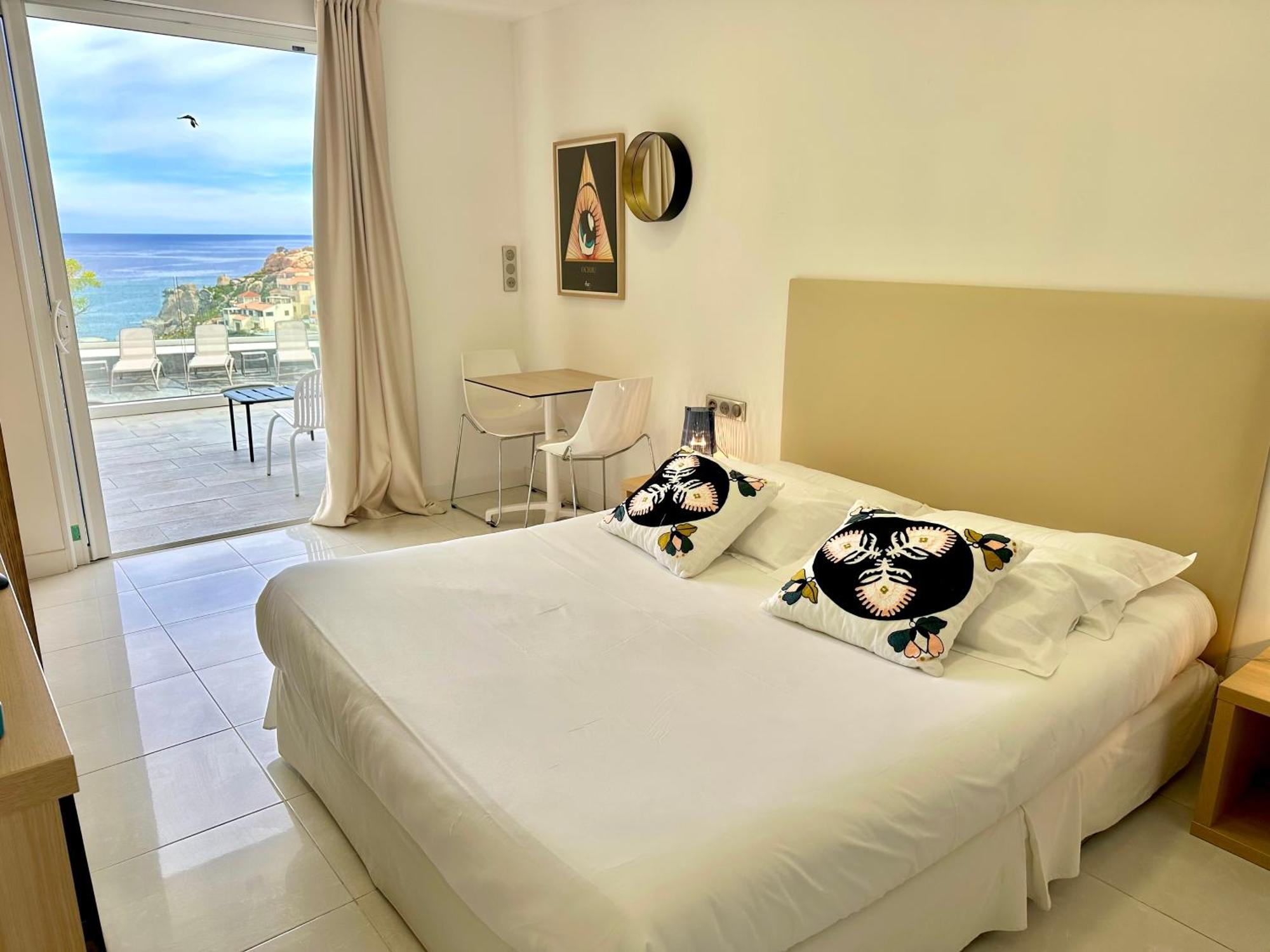 Hotel Villa R Calvi  Buitenkant foto